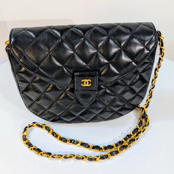 Chanel Vintage 0-Series Black Diana-Style Half Moon Flap Bag - Picture 3 of 16